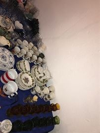 GLASSWARE AND CHINA