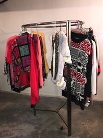 VINTAGE CLOTHING AND ROUND METAL RACK