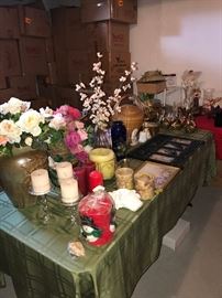 HOLIDAY AND HOME DECORATIONS