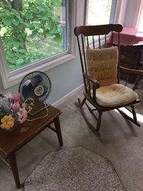 ANTIQUE ROCKING CHAIR