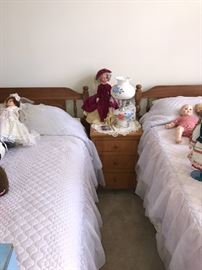 HUGE COLLECTION OF ANTIQUE AND VINTAGE DOLLS