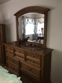 STANLEY FURNITURE SOLID OAK QUEEN BEDROOM SET- INCLUDES DRESSER WITH MIRROR, NIGHTSTAND, BED WITH MATTRESS AND WARDROBE 