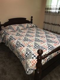 WOODEN COUNTRY STYLE FULL SIZE BED HEADBOARD WITH FOOTBOARD AND MATTRESS