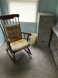 ANTIQUE ROCKING CHAIR