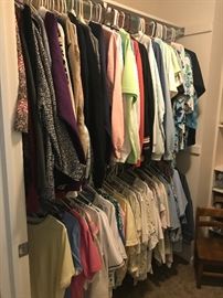 LOTS OF WOMENS CLOTHING-SIZE LARGE AND XLARGE