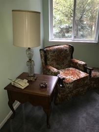 WOODEN SIDE TABLE AND VINTAGE CHAIR