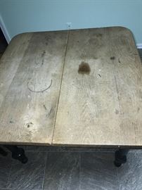 COUNTRY PRIMITIVE WOODEN TABLE WITH CHAIRS