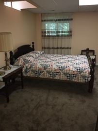 WOODEN COUNTRY STYLE FULL SIZE BED HEADBOARD WITH FOOTBOARD AND MATTRESS