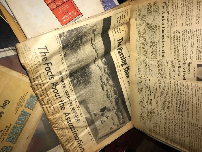 VINTAGE COLLECTIBLE NEWSPAPERS