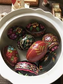 UKRAINIAN HAND-PAINTED EGGS