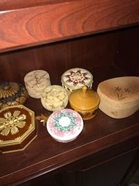 TRINKET WOODEN, PORCELAIN AND LEATHER BOXES