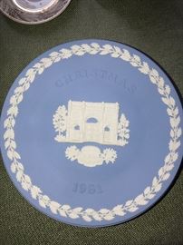 WEDGWOOD COLLECTIBLE CHRISTMAS PLATES