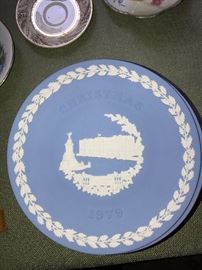 WEDGWOOD COLLECTIBLE CHRISTMAS PLATES