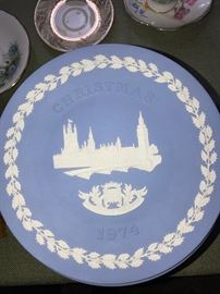 WEDGWOOD COLLECTIBLE CHRISTMAS PLATES