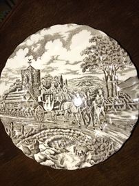 VINTAGE COLLECTIBLE PLATES