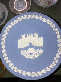 WEDGWOOD COLLECTIBLE CHRISTMAS PLATES