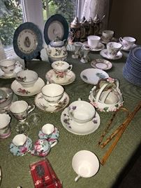 COLLECTION OF TEACUPS