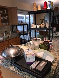 KITCHENWARE AND GLASSWARE