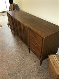 MID-CENTURY MODERN CREDENZA