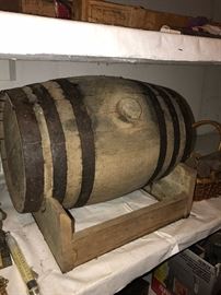 ANTIQUE BARREL 