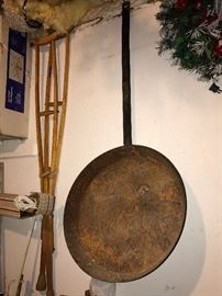 LARGE ANTIQUE SKILLET