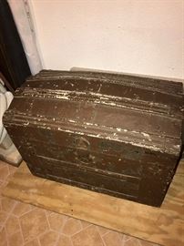 ANTIQUE CHEST TRUNK