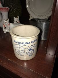 VINTAGE MUG