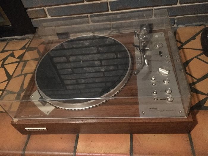 Pioneer record turntable 