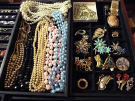 NECKLACES, PINS