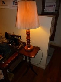 SMALL SIDE TABLE, LAMP