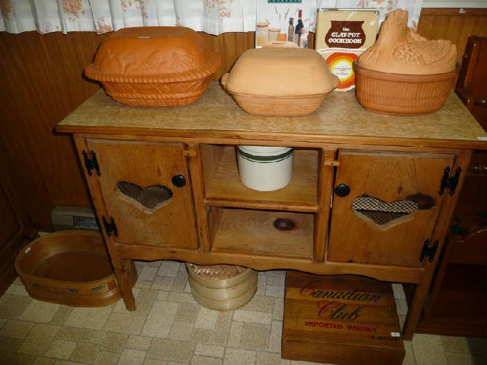 CLAY BAKEWARE, WOOD COUNTRY CABINET