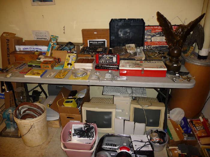TOOLS, OLD COMPUTERS
