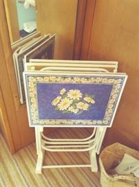 TV TRAY SET