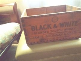 VINTAGE-WHISKEY CRATE