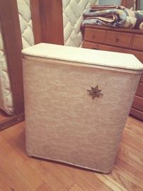 VINTAGE HAMPER