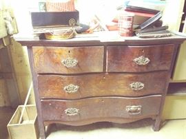 Vintage - Solid Wood - 4-Dwr, Dresser - Oak - Contoured Top & Front