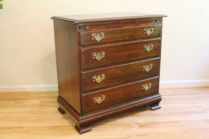 Lot 3- 4 drawer solid wood chest http://www.ctonlineauctions.com/detail.asp?id=602684