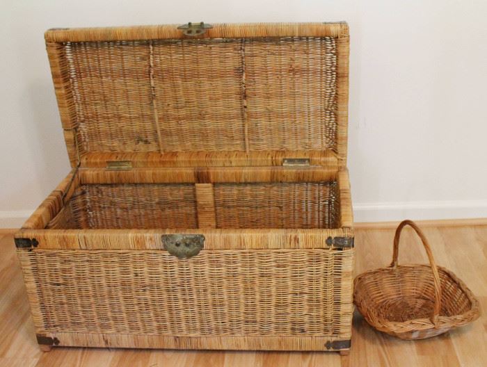 Lot 6 Wicker trunk with summer weight cotton blankets  http://www.ctonlineauctions.com/detail.asp?id=602688