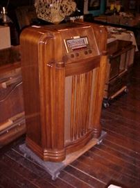 Working Philco walnut Radio Art Deco era.