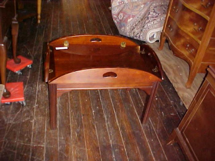 Mahogany butlers coffee table