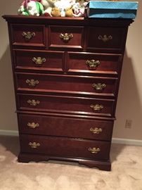 •	Queen Size Bed, 9 Drawer dresser with 2 nightstands, and highboy by Bernhardt furnishings