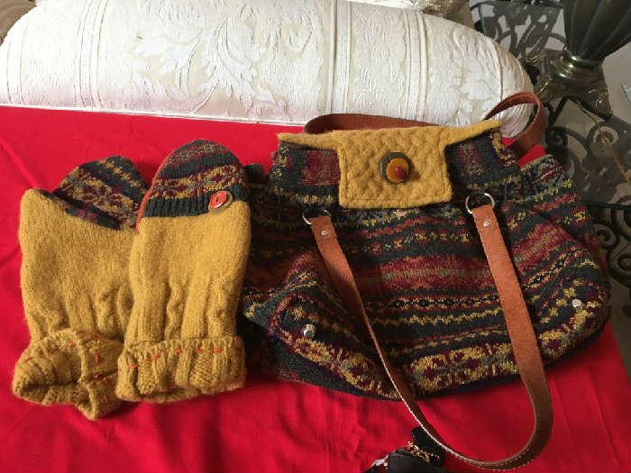 Abercrombie and Fitch  shetland wool purse with matching gloves