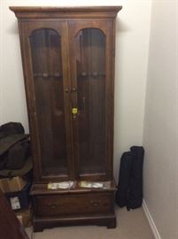 Wood gun cabinet