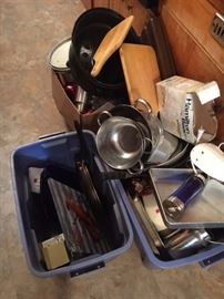Kitchen pots, pans, frying pans, baking pans, blenders, cutting boards