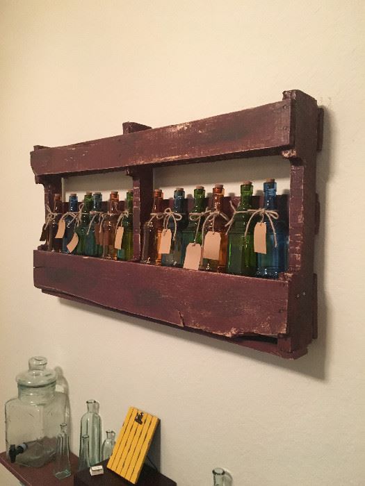 Pallet wood wine holder