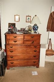 chest of drawers 