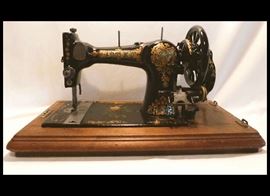 Hand crank sewing machine