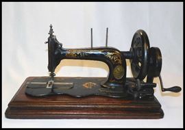 Singer hand crank sewing machine