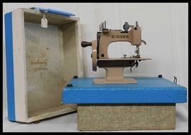 Singer Sewhandy toy sewing machine in case