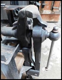 Another large blacksmith post vise